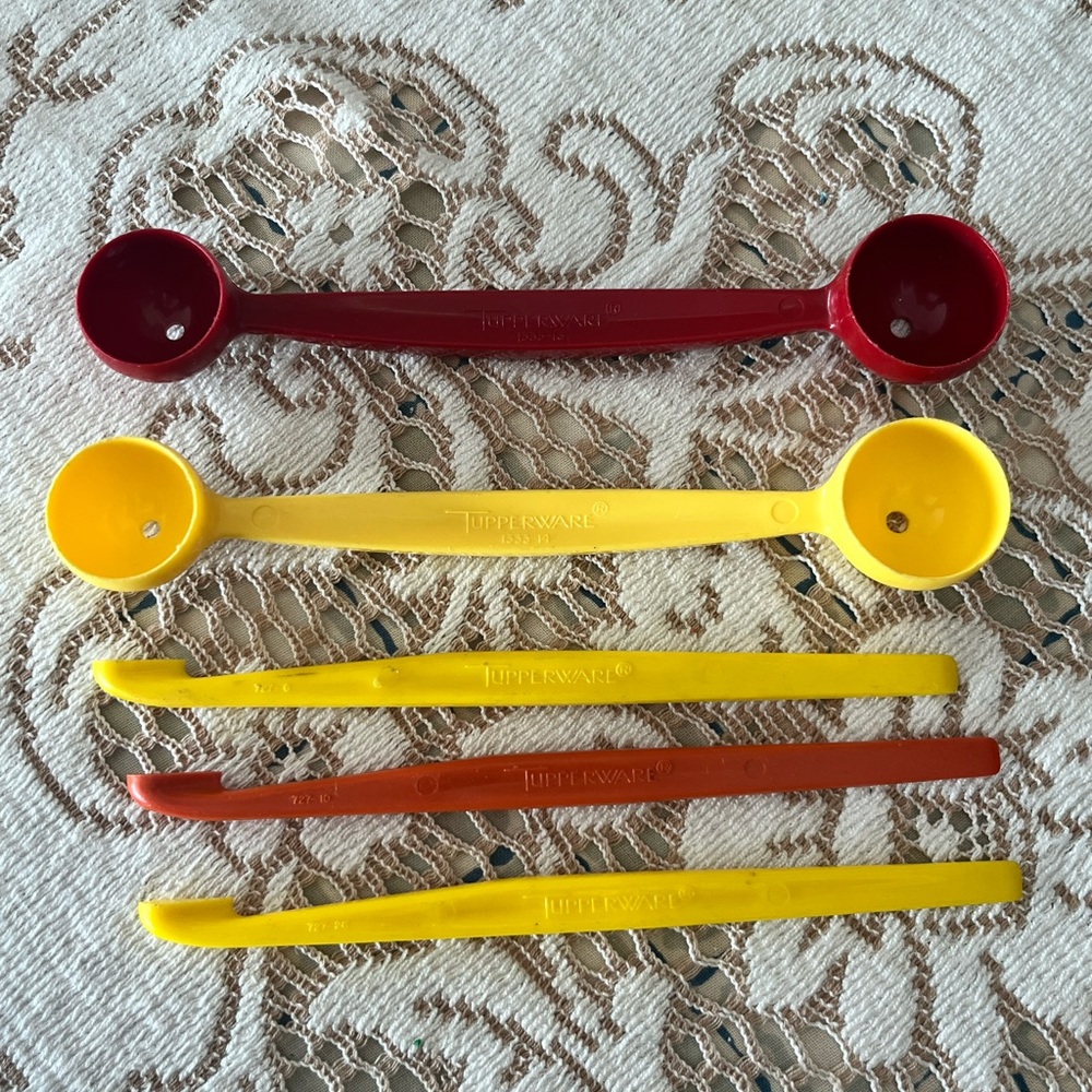 Tupperware Tools Bundle Melon ballers Scoopers & Orange Peelers